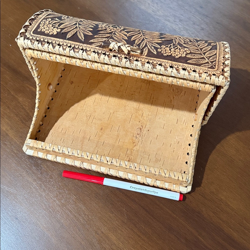 Handcrafted Brown Bread 🍞 🥯🥖🥨🥐 Wooden Storage Box - Picture 7 of 7
